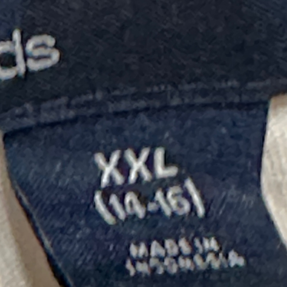 Gap Kids London Graphic Tee, Size XXL (14–16) - Picture 4 of 5